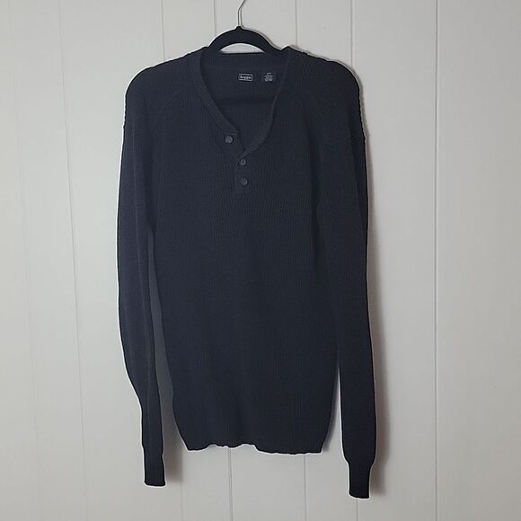Sweater with 3 buttons - Picture 1 of 4